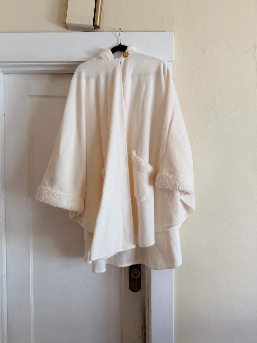 Seventh Avenue Ivory Sherpa-Trim Hooded Fleece Cape & Matching Gloves One Size